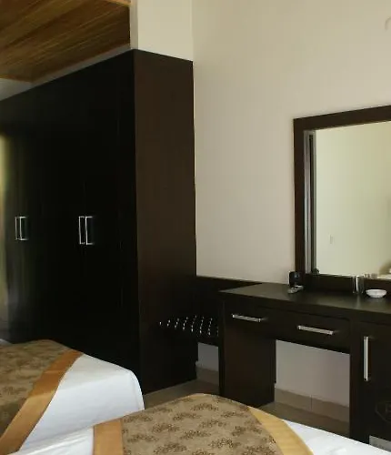 Palmira מלון אדראסן